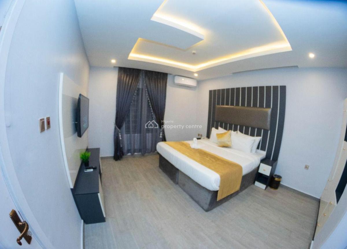 Luxury 4 Bedroom Apartment with Housekeeping and Inbuilt Speaker, Self Compound, En Suite Rooms,wi Fi , Netflix, Ikeja, Lagos, Flat / Apartment Short Let
