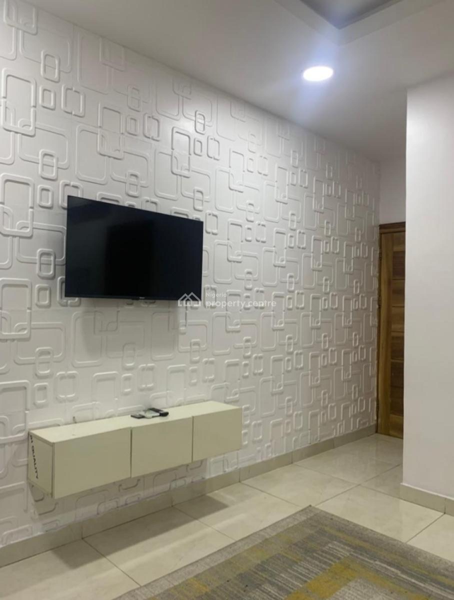 Furnished 2 Bedroom with Pool,gym, Lounge & 24hr Power, Lekki Phase 1, Lekki, Lagos, Flat / Apartment for Rent
