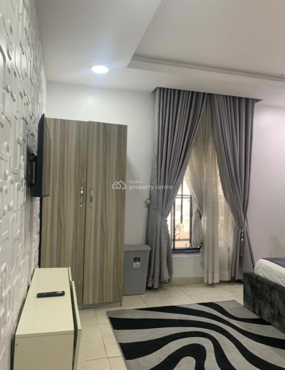 Furnished 2 Bedroom with Pool,gym, Lounge & 24hr Power, Lekki Phase 1, Lekki, Lagos, Flat / Apartment for Rent
