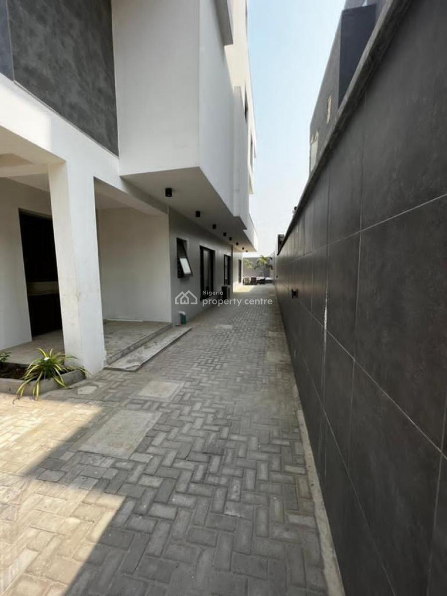 Stunning  5-bedroom Detached Residence Set on 2,245 Sqm, Banana Island, Ikoyi, Lagos, Detached Duplex for Sale