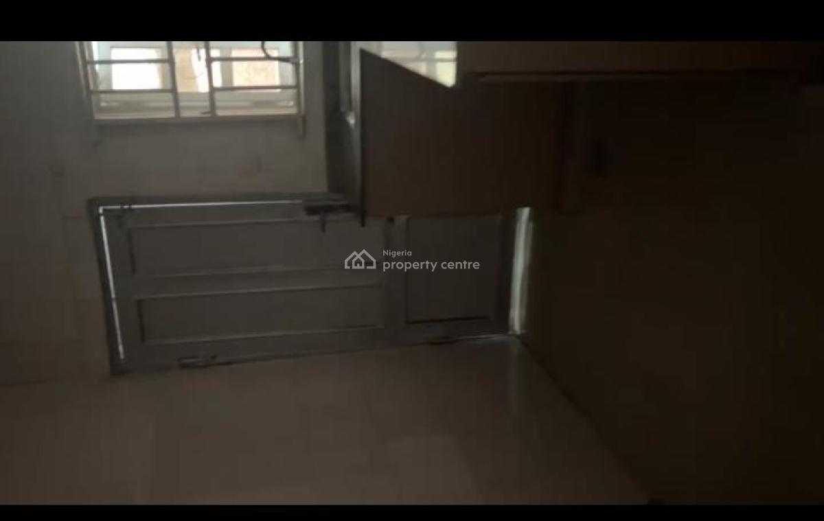 Beautiful 3 Bedroom Flat, Oriwu Street By Petrocam  Lekki Right, Lekki, Lagos, Flat / Apartment for Rent