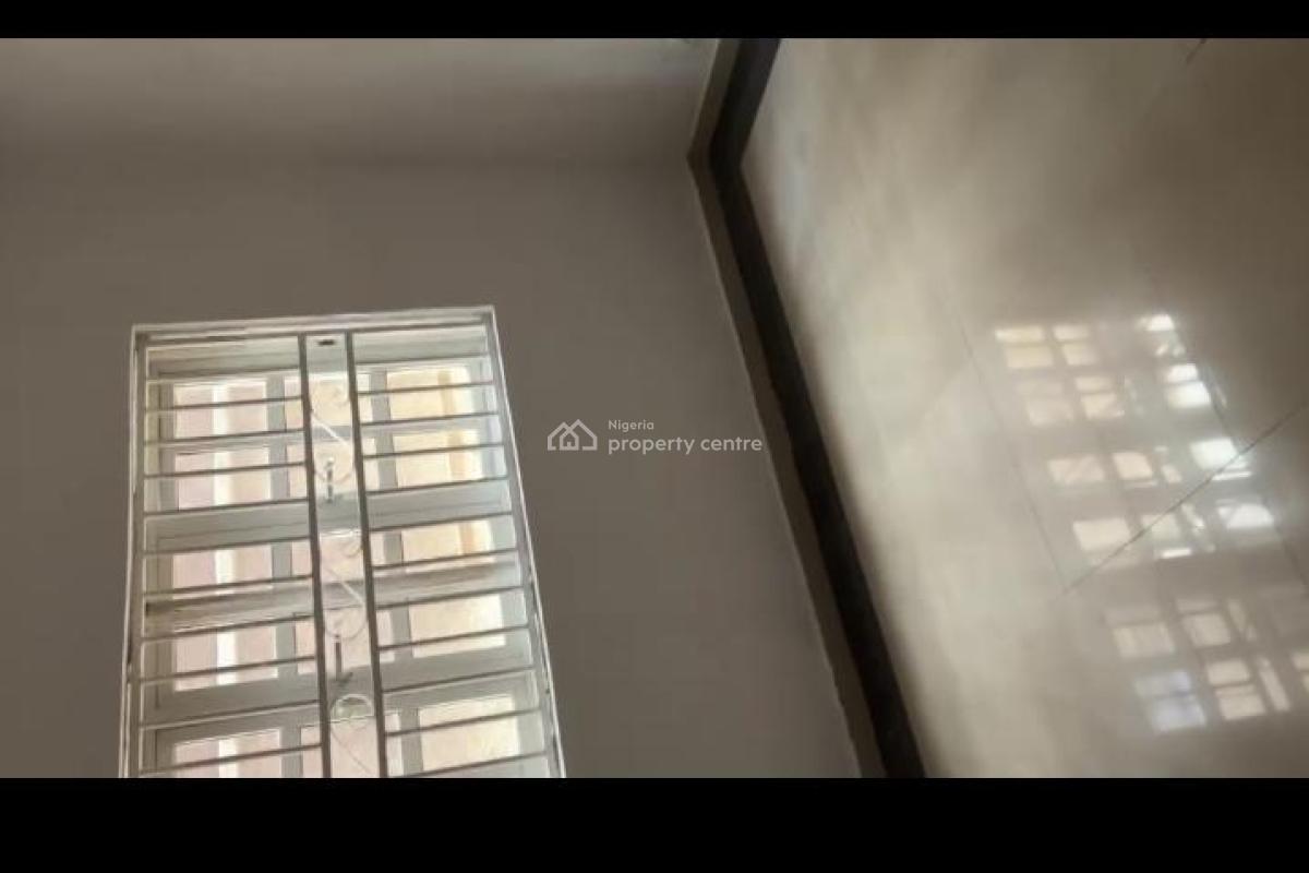 Beautiful 3 Bedroom Flat, Oriwu Street By Petrocam  Lekki Right, Lekki, Lagos, Flat / Apartment for Rent
