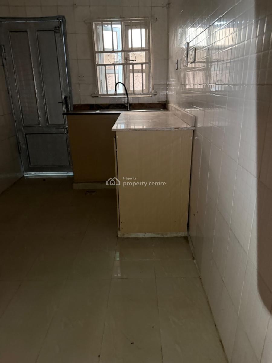 Beautiful 3 Bedroom Flat, Oriwu Street By Petrocam  Lekki Right, Lekki, Lagos, Flat / Apartment for Rent