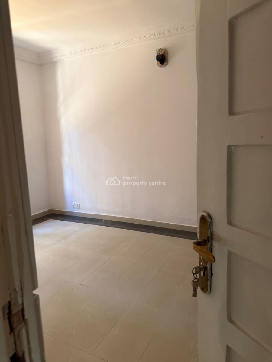 Beautiful 3 Bedroom Flat, Oriwu Street By Petrocam  Lekki Right, Lekki, Lagos, Flat / Apartment for Rent