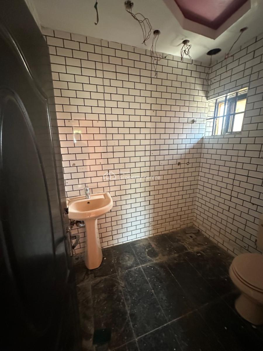 Two Bedroom Apartment, Not Far From Bannex Plaza Off Aminu Kano Street., Wuse 2, Abuja, Flat / Apartment for Rent