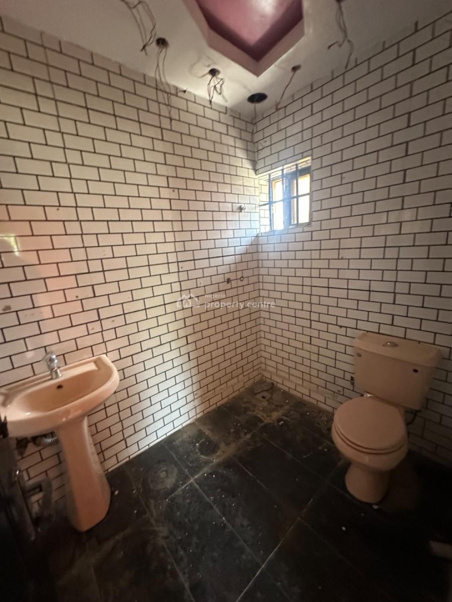 Two Bedroom Apartment, Not Far From Bannex Plaza Off Aminu Kano Street., Wuse 2, Abuja, Flat / Apartment for Rent