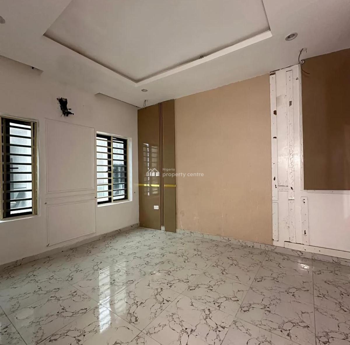 Lovely Distressed Serviced 2 Bedroom Flat, Ikate Elegushi, Lekki, Lagos, Flat / Apartment for Sale