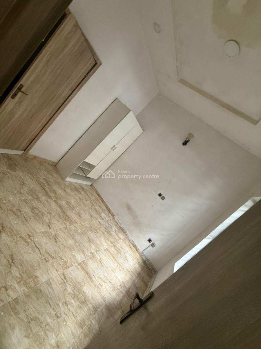 Clean and Spacious Room Downstairs in a Shared Apartment, Orchid Road, Lekki, Lagos, Self Contain (single Rooms) for Rent