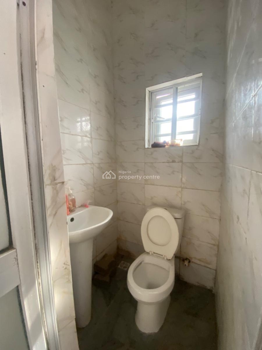 Newly Out Spacious Mini Flat in The Heart of Lekki, Opposite Shoprite, Ologolo, Lekki, Lagos, Flat / Apartment for Rent