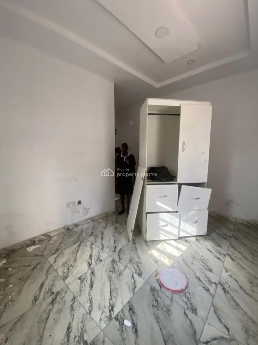 Newly Out Spacious Mini Flat in The Heart of Lekki, Opposite Shoprite, Ologolo, Lekki, Lagos, Flat / Apartment for Rent