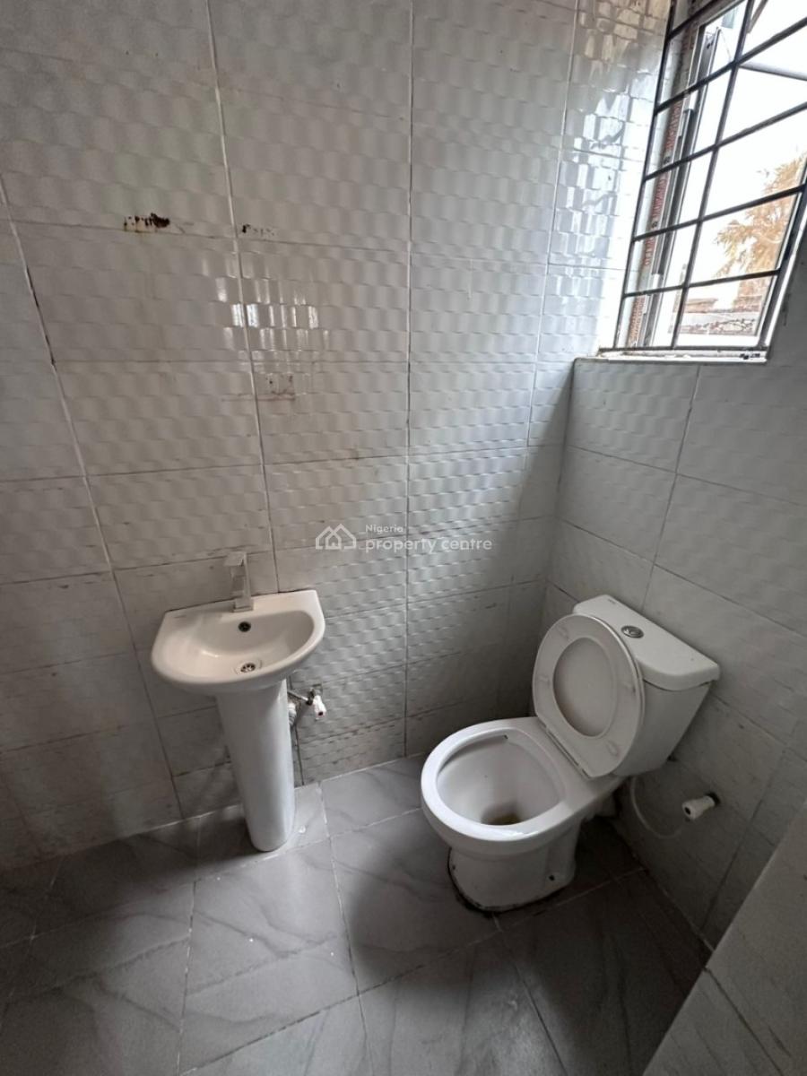 2 Bedroom Flat, Igboefon Lekki Lagos, Lekki, Lagos, Flat / Apartment for Rent