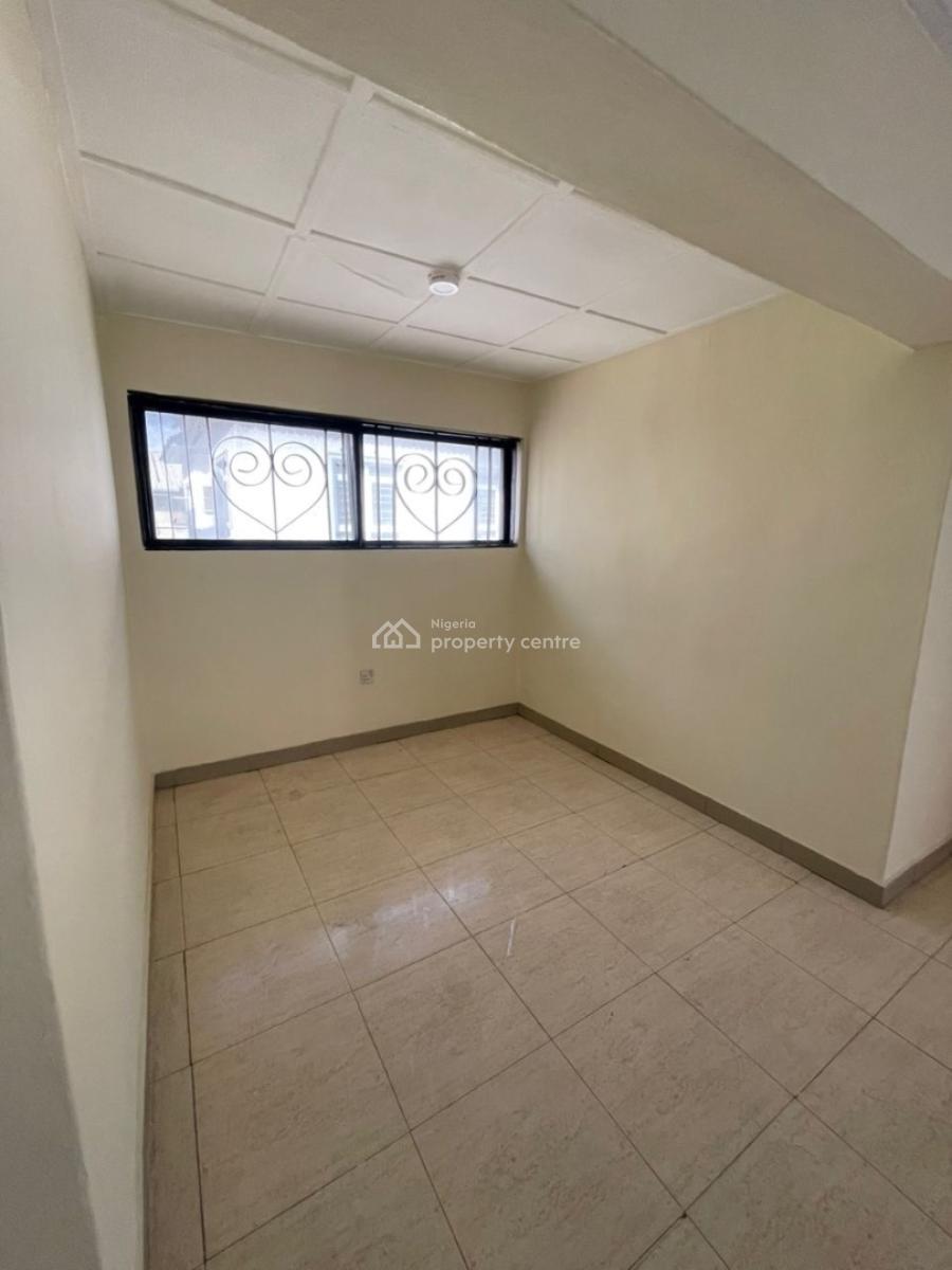 Spacious Studio Apartment Upstairs  with 24hrs Light and Clean Running, Ikota Villa, Lekki, Lagos, Flat / Apartment for Rent