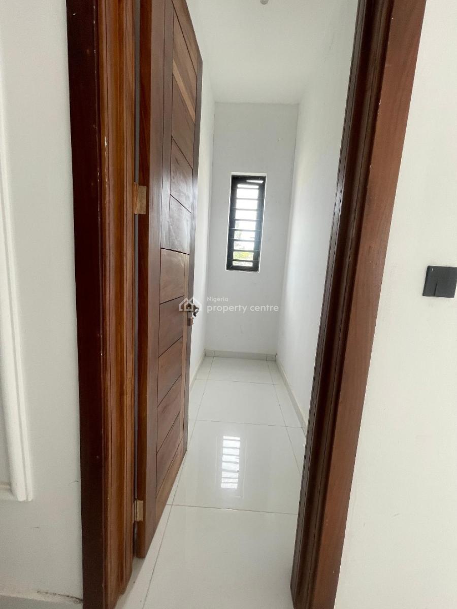 5 Bed in a Very Secure Estate, Megamound Estate, Ikota, Lekki, Lagos, Detached Duplex for Sale