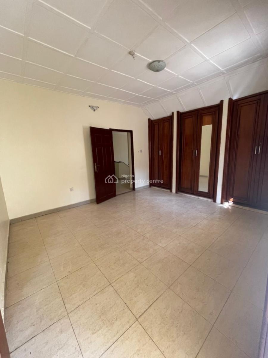 Spacious Studio Apartment (upstairs), Ikota Villa, Lekki, Lagos, Flat / Apartment for Rent