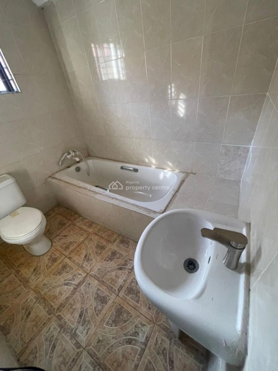 Spacious Studio Apartment (upstairs), Ikota Villa, Lekki, Lagos, Flat / Apartment for Rent