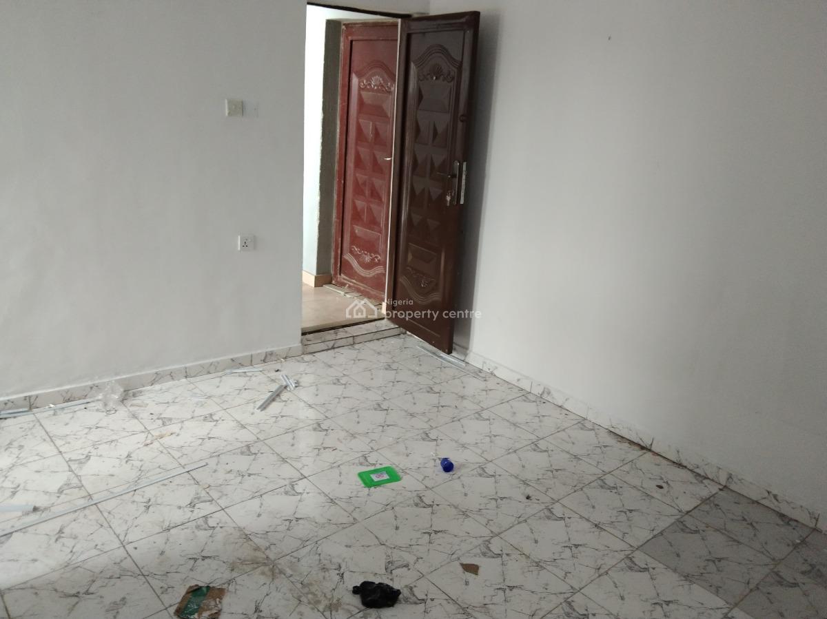 Peaceland Mini Flat, Adekunle, Yaba, Lagos, Mini Flat (room and Parlour) for Rent