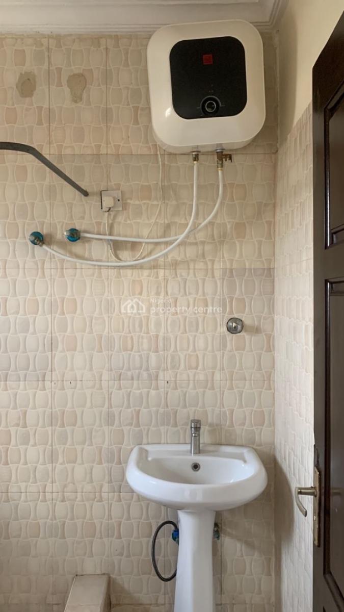 Luxury and Standard Three Bedroom Flat, Off Queens College, Onike, Yaba, Lagos, Flat / Apartment for Rent