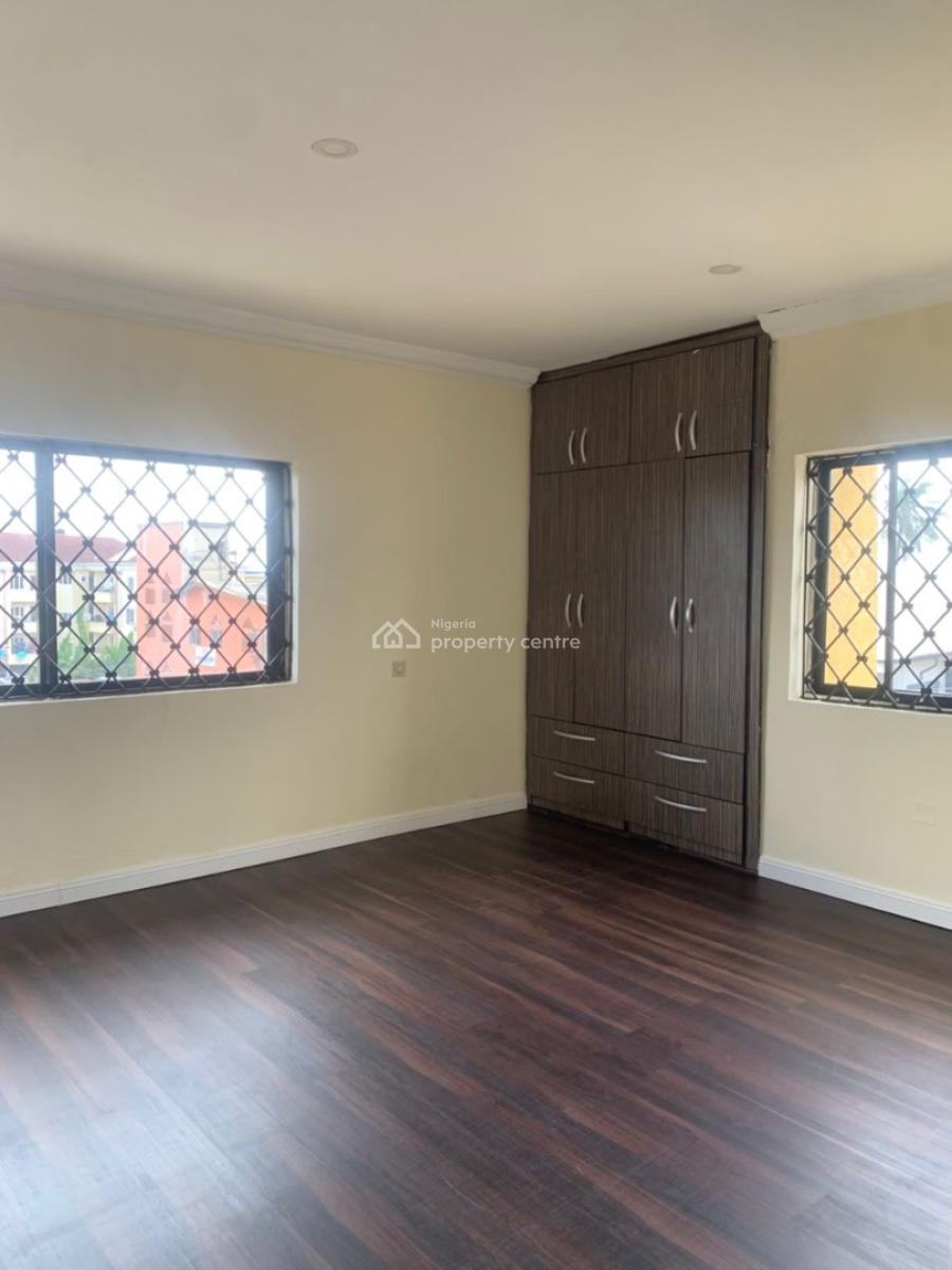Luxury and Standard Three Bedroom Flat, Off Queens College, Onike, Yaba, Lagos, Flat / Apartment for Rent