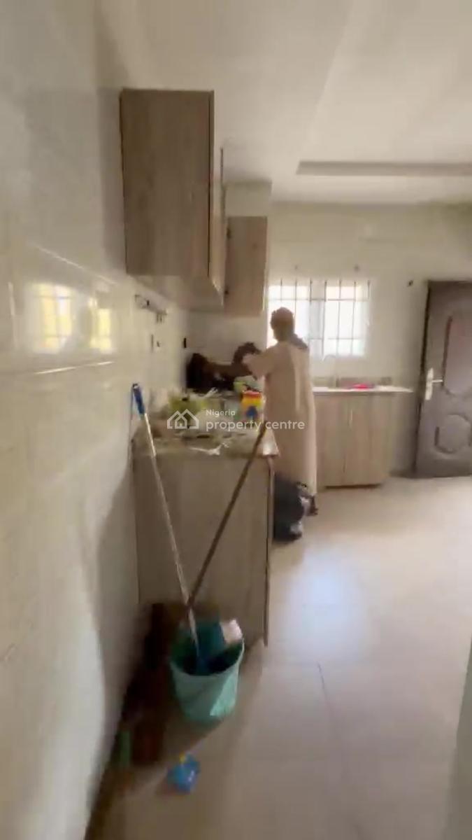 3-bedroom Flat Second Floor  Secure Gated Compound, Enl Estate, Guzape District, Abuja, Flat / Apartment for Rent