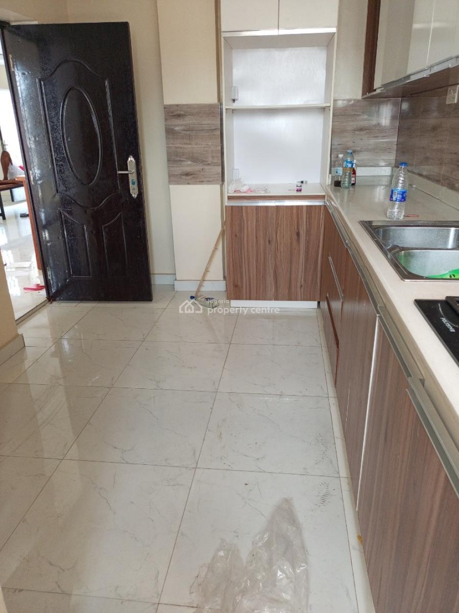 Serviced 3bedroom on Second Floor with Dinning, Serene Area, Ikate Elegushi, Lekki, Lagos, Flat / Apartment for Rent