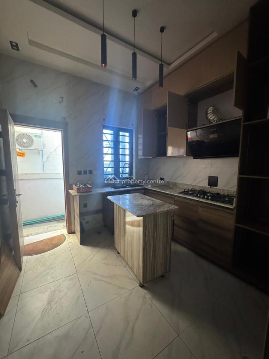 Neat 4 Bedroom Terrace at Ologolo, Ologolo, Lekki, Lagos, Terraced Duplex for Rent