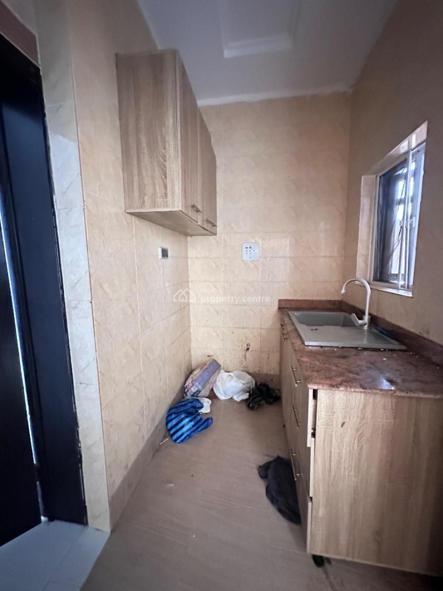 Fully Serviced and Waterfront  Mini Flat, New Road,chevron, Lekki, Lagos, Mini Flat (room and Parlour) for Rent
