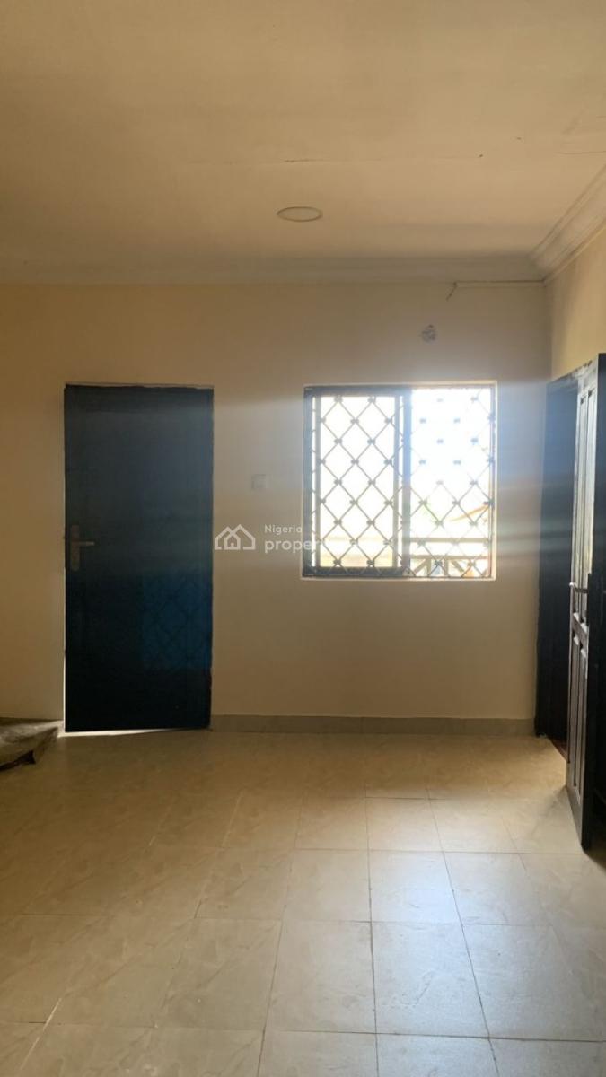 Well Maintained 3 Bedroom Upper Floor Flat, Sabo, Yaba, Lagos, Flat / Apartment for Rent