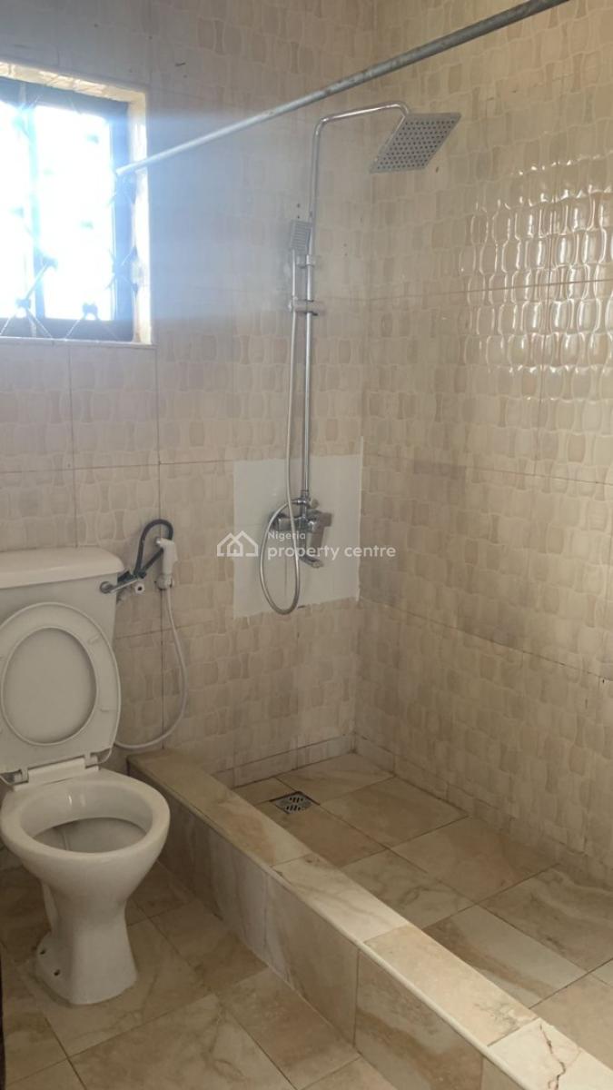 Well Maintained 3 Bedroom Upper Floor Flat, Sabo, Yaba, Lagos, Flat / Apartment for Rent