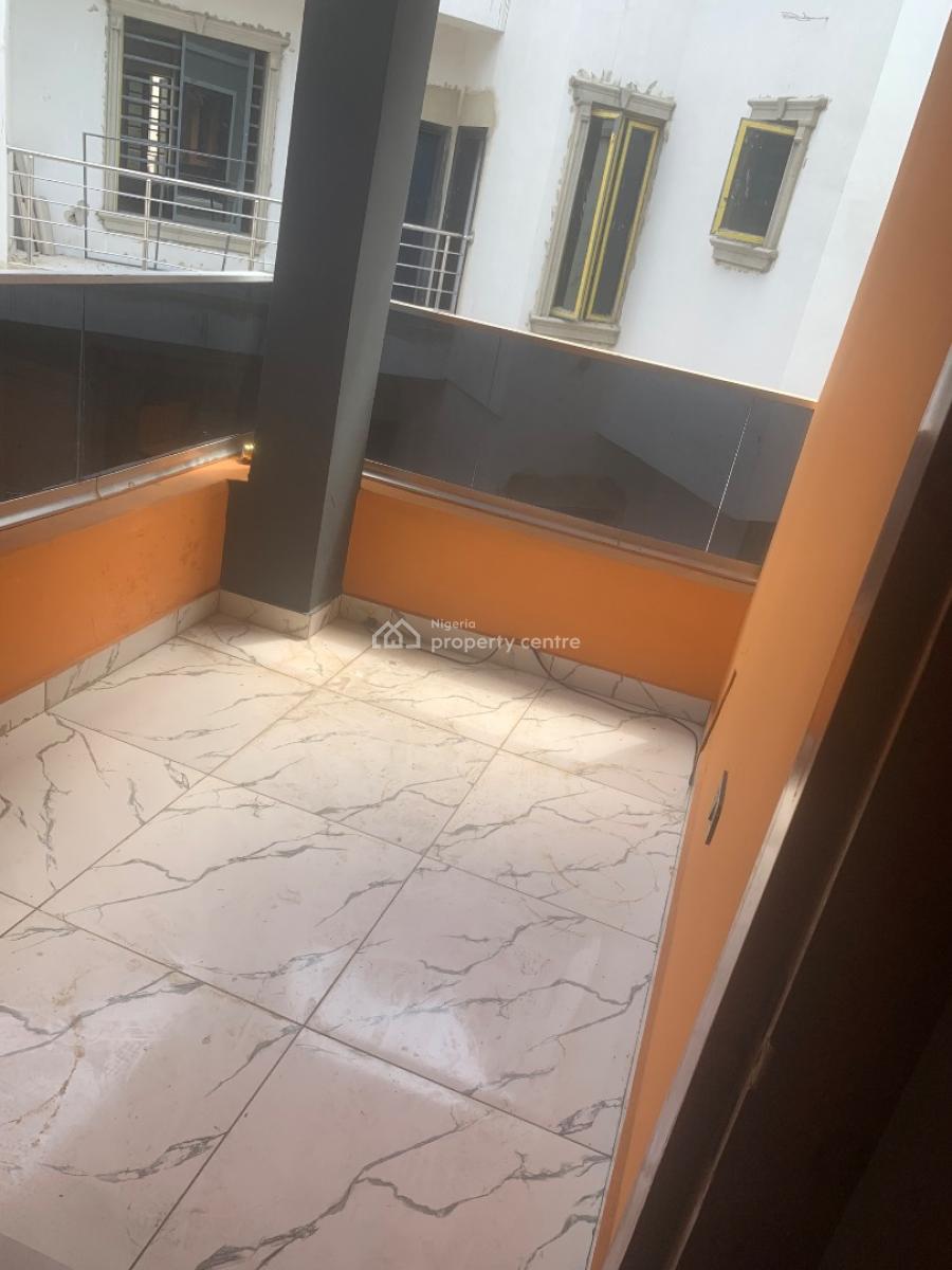 Spacious Master Bedroom, Chevron, Lekki Phase 1, Lekki, Lagos, Flat / Apartment for Rent
