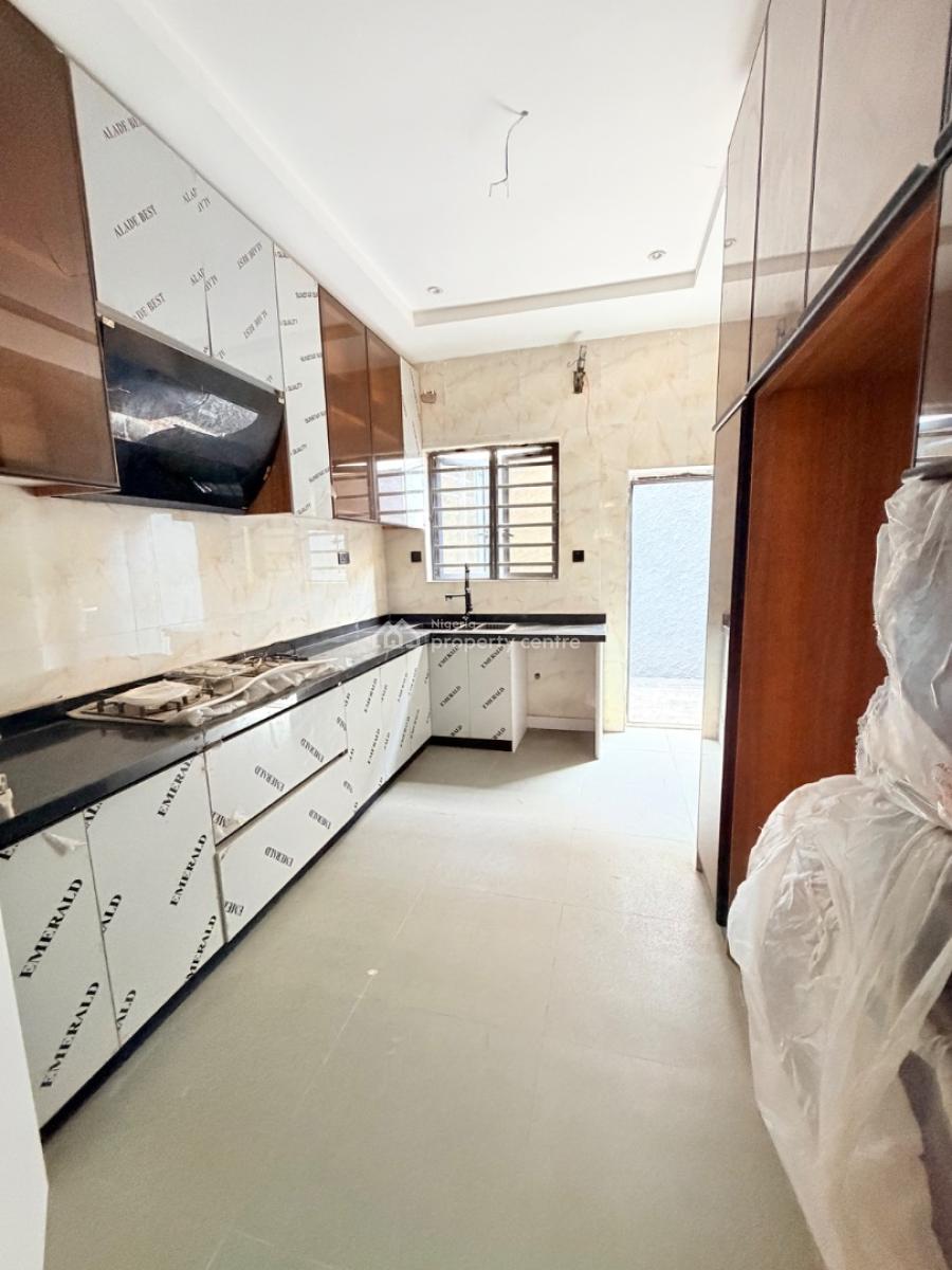 Spaciously Built 4 Bedroom Fully Detached with Spacious Car Park, Gra Phase 1, Magodo, Lagos, Detached Duplex for Sale