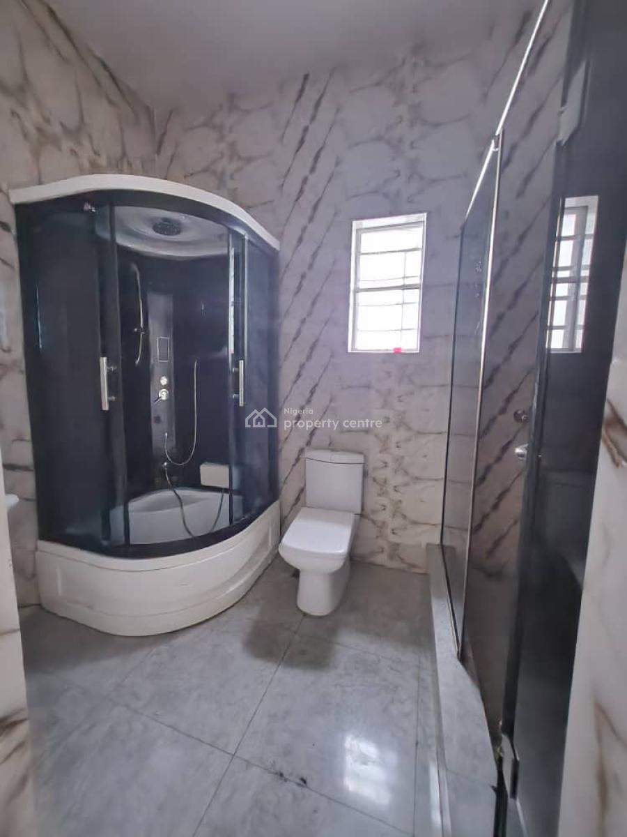 Spacious Master Bedroom Upstairs Shared Apartment, Lekki County Homes Ikota Lekki Lagos, Ikota, Lekki, Lagos, Flat / Apartment for Rent