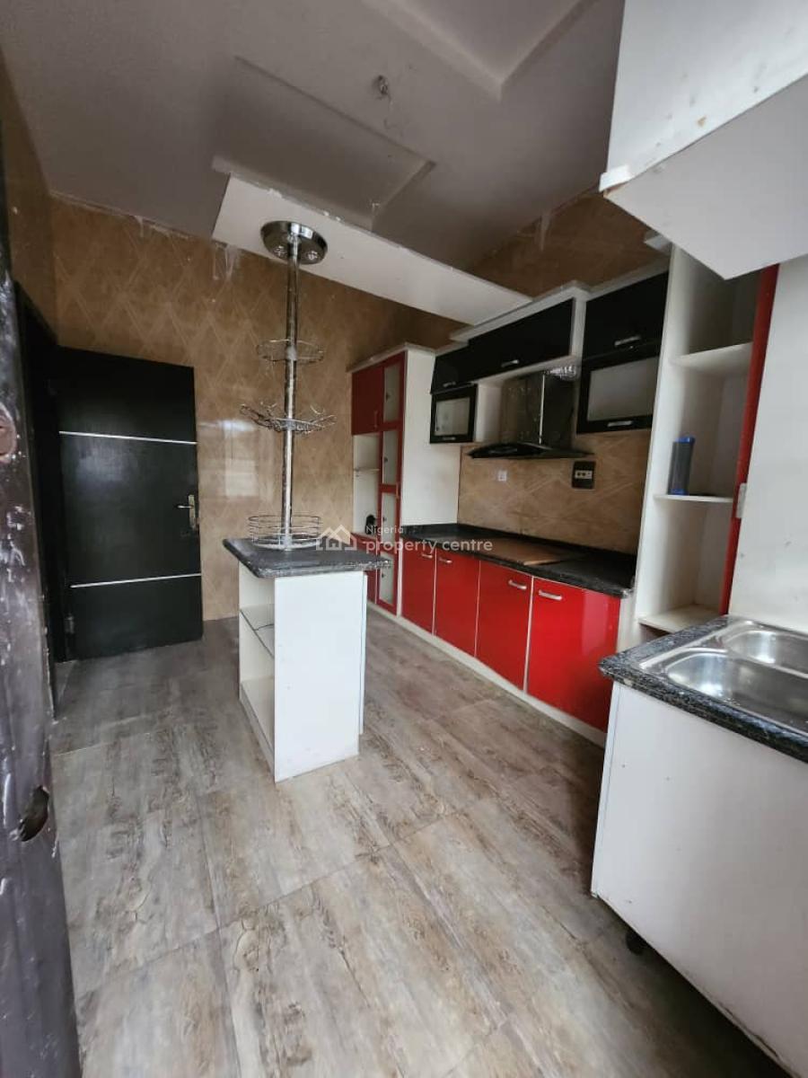Spacious Master Bedroom Upstairs Shared Apartment, Lekki County Homes Ikota Lekki Lagos, Ikota, Lekki, Lagos, Flat / Apartment for Rent