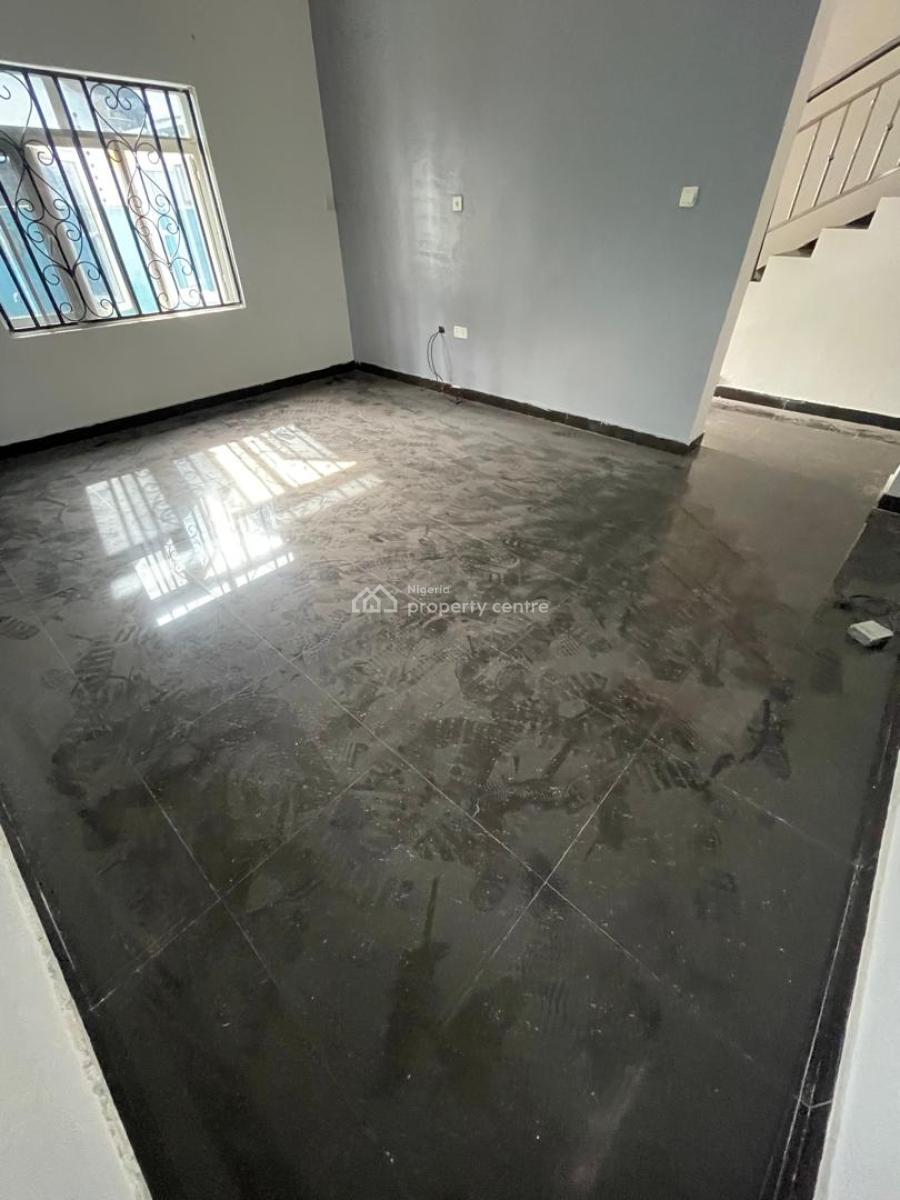2 Bedroom Maisonnette  Rt 12m Service Charge 1m  Agency 10, Location Lekki Phass1 Off Hakeem Dickson, Lekki Phase 1, Lekki, Lagos, Terraced Duplex for Rent