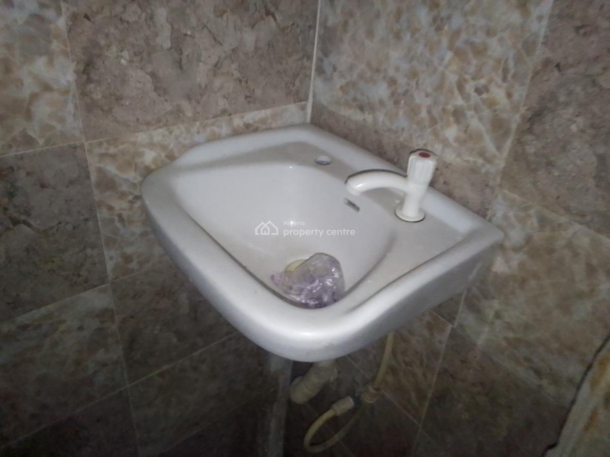 Luxury 2 Bedroom Flat with Excellent Features, Newtown Estate, Ogombo, Ajah, Lagos, Flat / Apartment for Rent