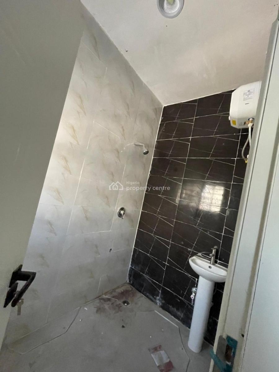 Massive 2 Bedroom Flat, Mobil Road. Ilaje Ajah, Ilaje, Ajah, Lagos, Flat / Apartment for Rent