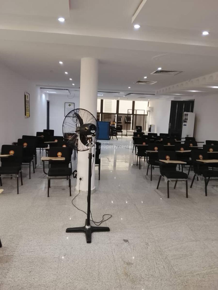 120 Seat Capacity Executive Training Hall in  Ikate Lekki., Qmb Road Ikate, Lekki Phase 1, Lekki, Lagos, Conference / Meeting / Training Room for Rent