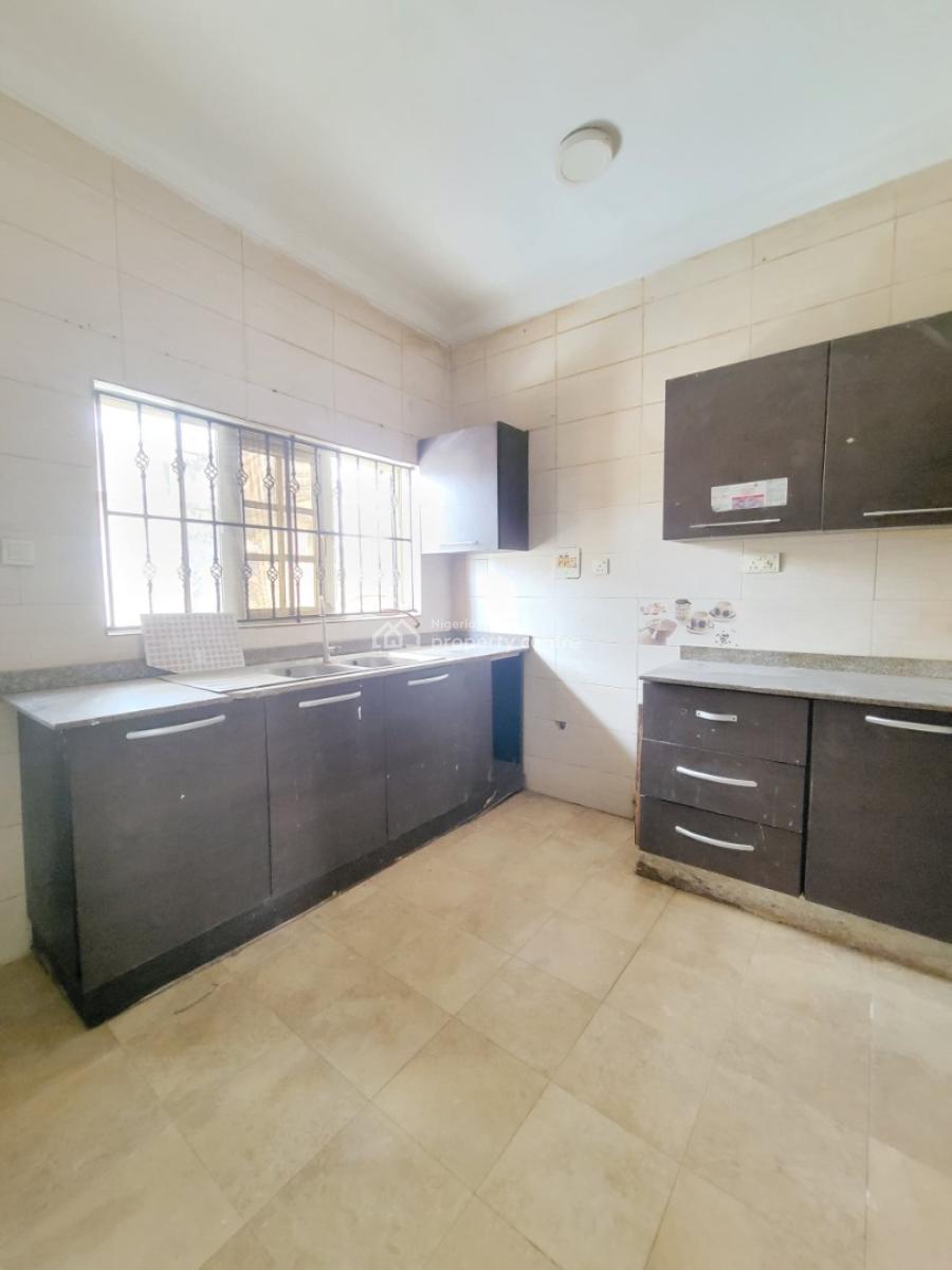 Sharp and Spacious 3bedroom Apartment, East Estate, Agungi, Lekki, Lagos, Flat / Apartment for Rent