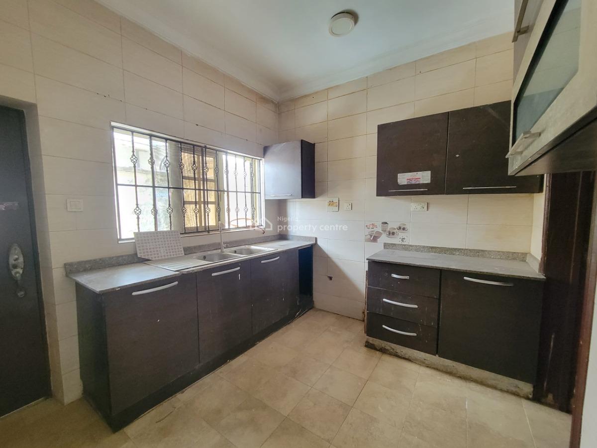 Sharp and Spacious 3bedroom Apartment, East Estate, Agungi, Lekki, Lagos, Flat / Apartment for Rent
