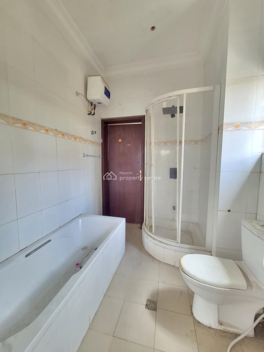 Sharp and Spacious 3bedroom Apartment, East Estate, Agungi, Lekki, Lagos, Flat / Apartment for Rent