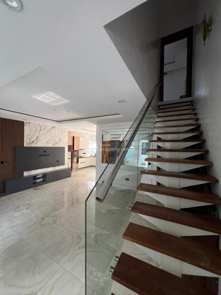Luxury and in Secured Estate with Fantastic Am Maisonette End:, Freedom Way, Lekki Phase 1, Lekki, Lagos, Flat / Apartment for Rent
