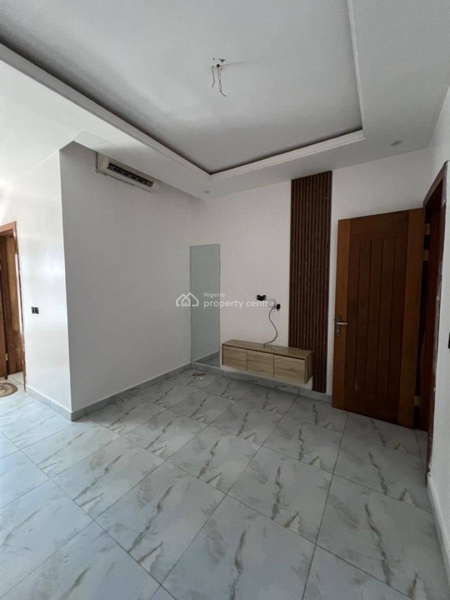 Luxury and in Secured Estate with Fantastic Am Maisonette End:, Freedom Way, Lekki Phase 1, Lekki, Lagos, Flat / Apartment for Rent
