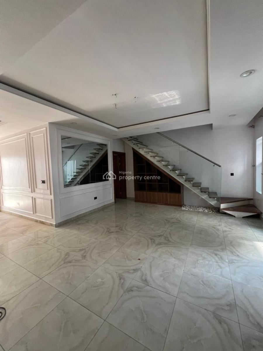 Luxury and in Secured Estate with Fantastic Am Maisonette End:, Freedom Way, Lekki Phase 1, Lekki, Lagos, Flat / Apartment for Rent