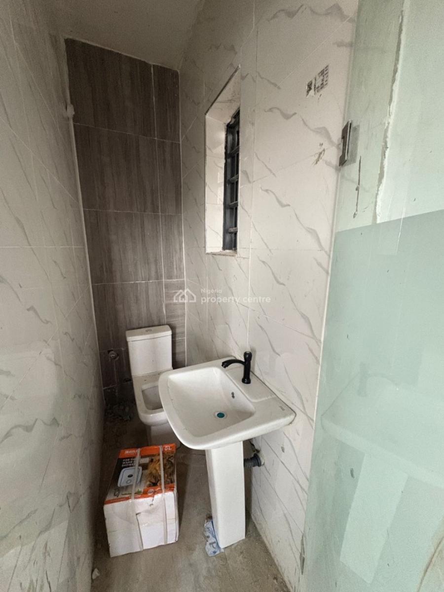 2bedroom Flat, Fola Agoro, Yaba, Lagos, Flat / Apartment for Rent