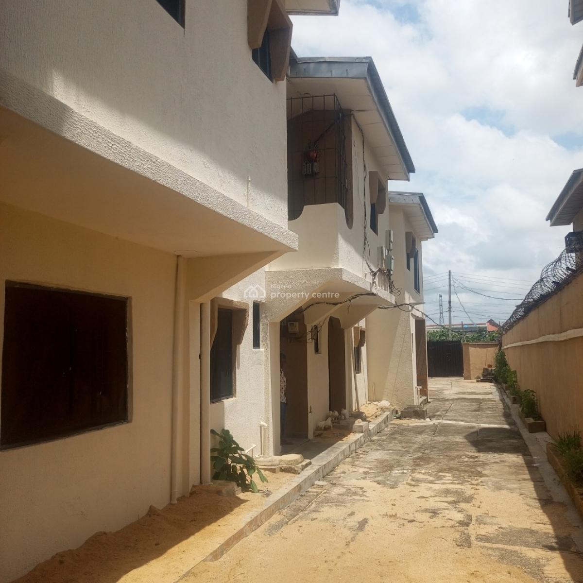 Block of Flats (2 Units of 3bedroom and 2 Units of 2bedroom Apartment), Marshy Hill Estate Ado Road Ajah-lekki, Ado, Ajah, Lagos, Block of Flats for Sale