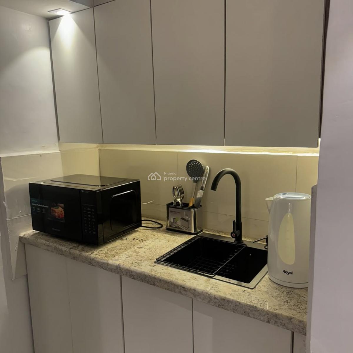 Cozy 1 Bedroom Apartment in Asokoro District, Asokoro District, Abuja, Flat / Apartment Short Let