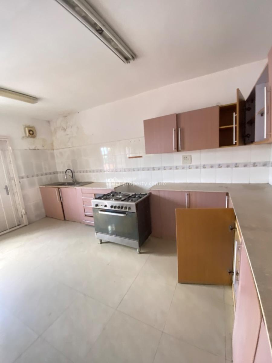 Luxury 3bedroom Fully Serviced Waterfront  Apartment with Pool and Gym, Lekki Phase 1, Lekki Phase 1, Lekki, Lagos, Flat / Apartment for Rent