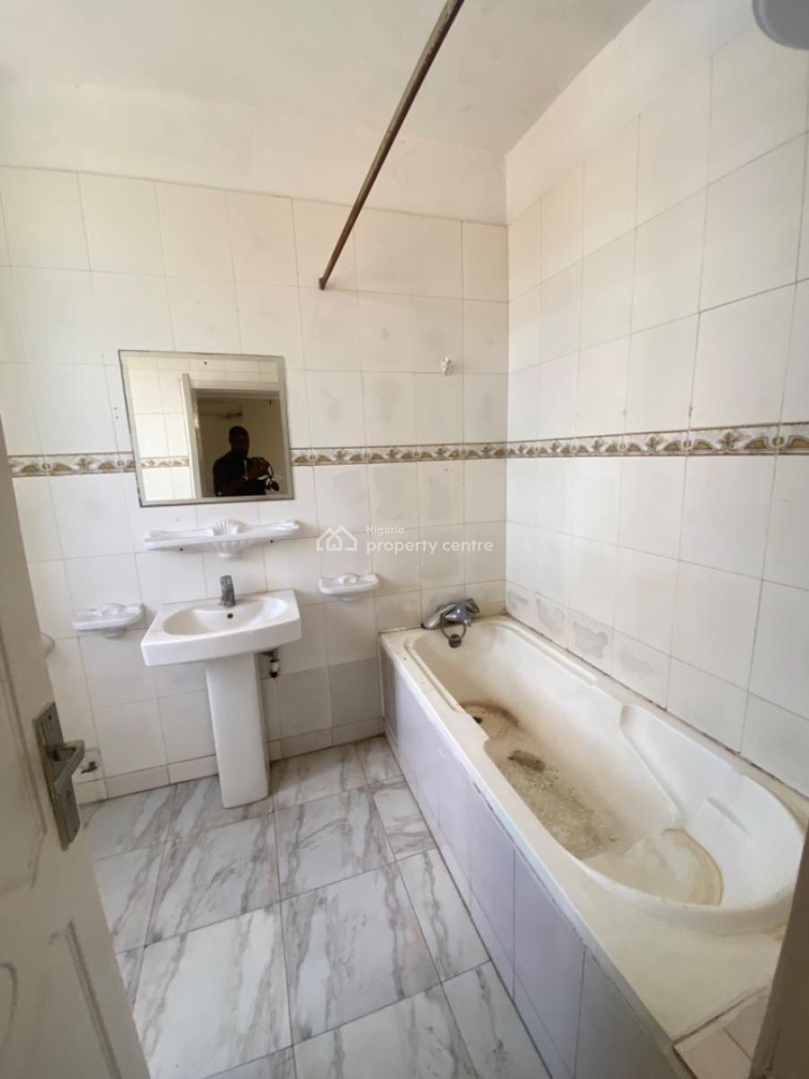 Luxury 3bedroom Fully Serviced Waterfront  Apartment with Pool and Gym, Lekki Phase 1, Lekki Phase 1, Lekki, Lagos, Flat / Apartment for Rent