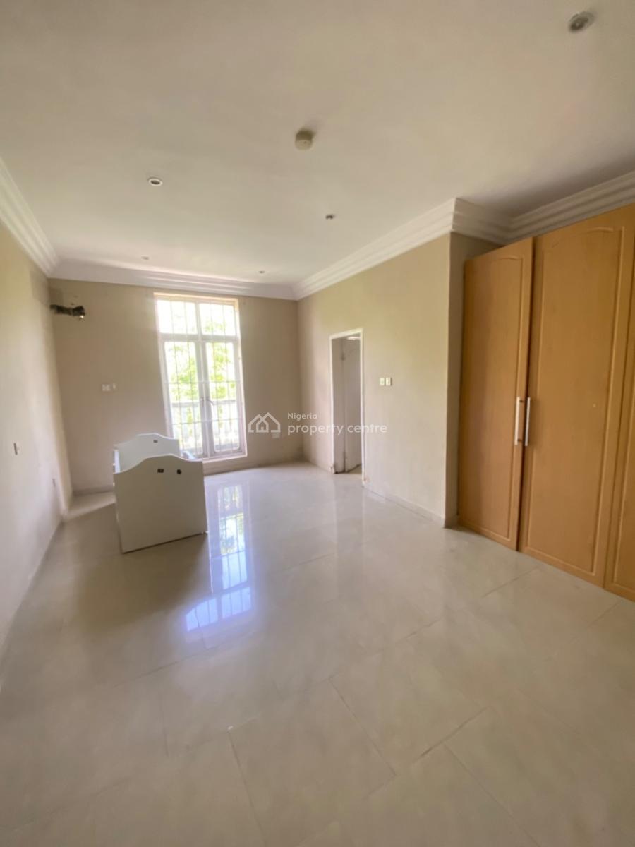 Luxury 3bedroom Fully Serviced Waterfront  Apartment with Pool and Gym, Lekki Phase 1, Lekki Phase 1, Lekki, Lagos, Flat / Apartment for Rent