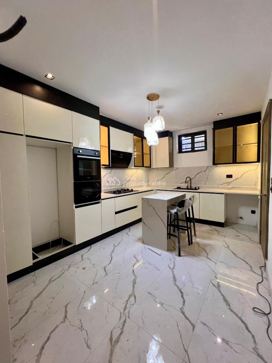 Luxurious 2bedroom Apartment, Lekki Phase 1, Lekki, Lagos, Flat / Apartment for Sale