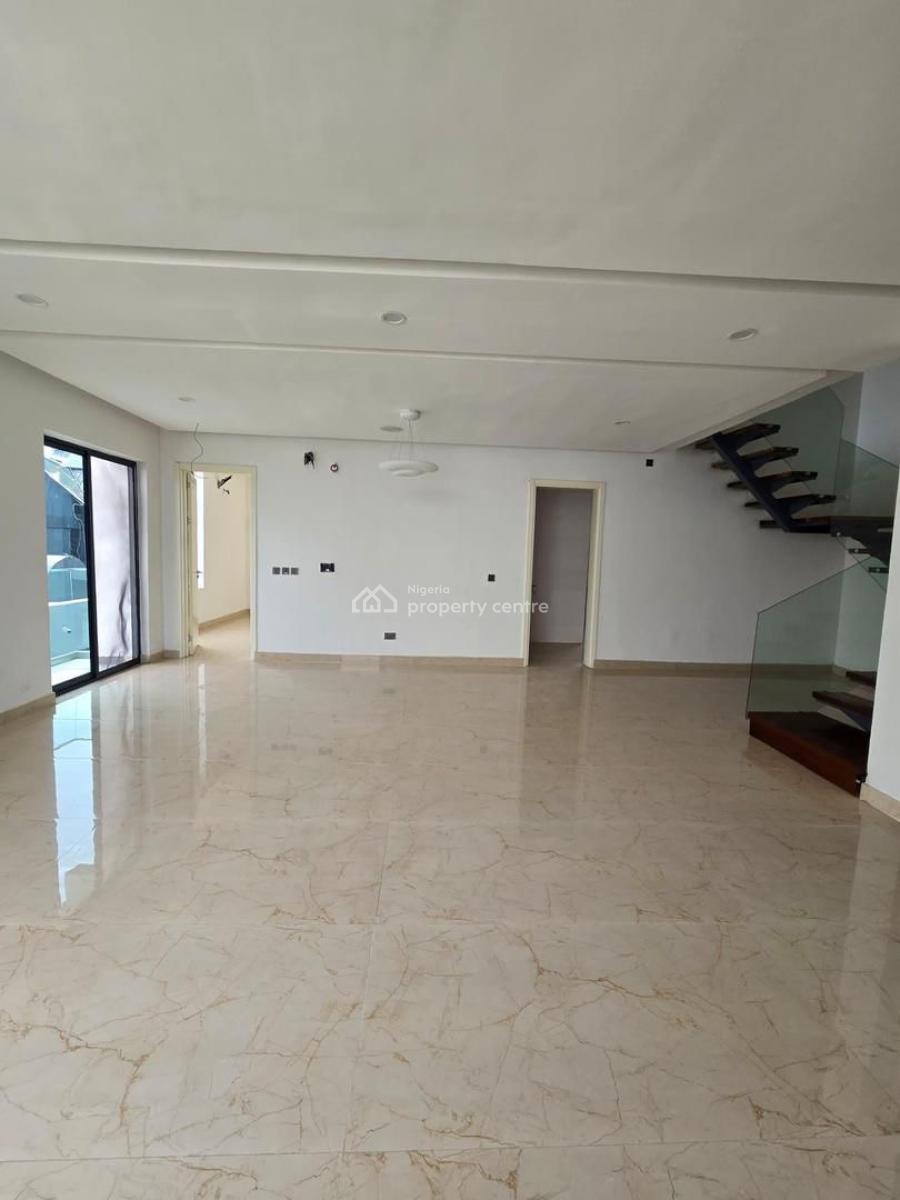 Astonishing 4bedroom Maisonette Home, Lekki Phase 1, Lekki, Lagos, Flat / Apartment for Sale